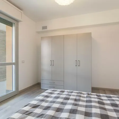 Hills | Lakeview * 바메노